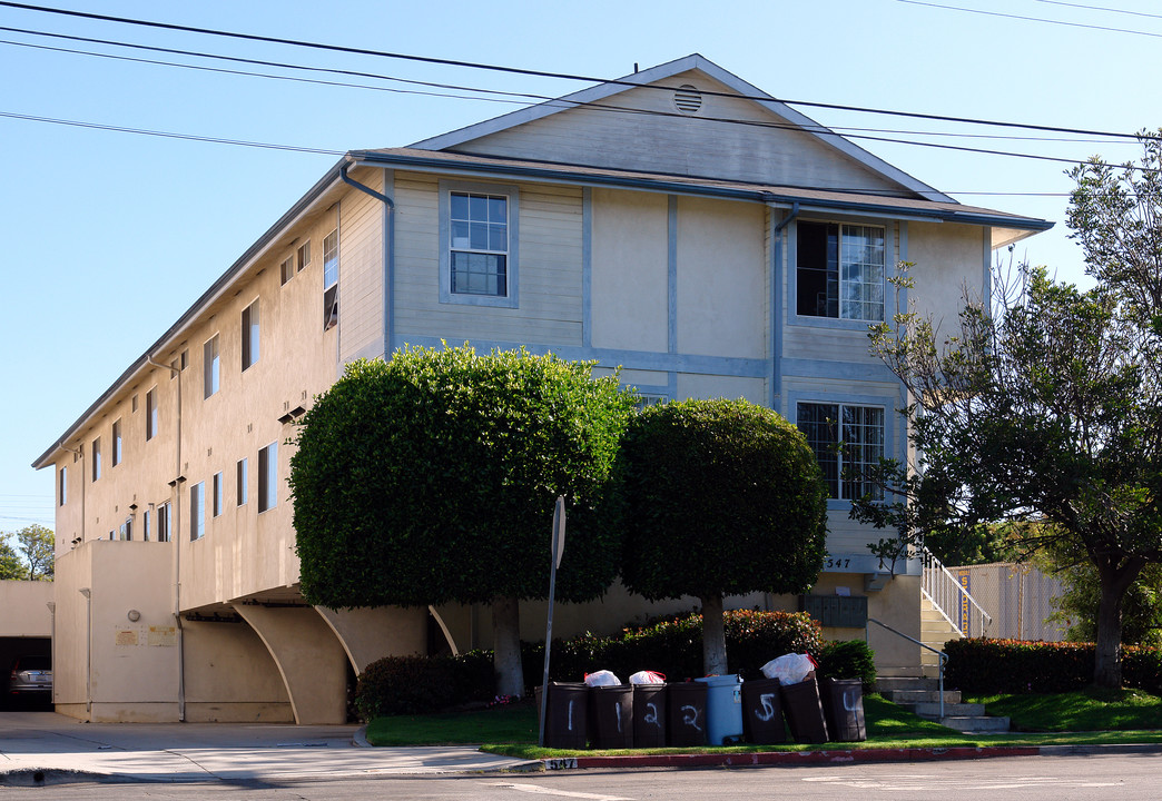 547 E Walnut Ave in El Segundo, CA - Building Photo