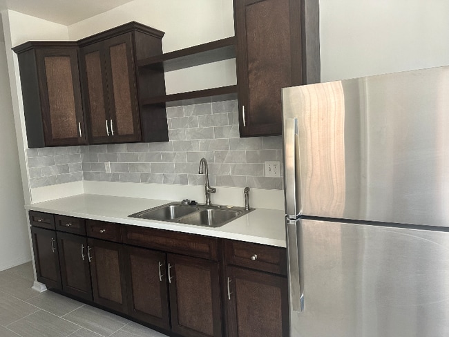 3221 W 43rd Pl in Los Angeles, CA - Building Photo - Building Photo