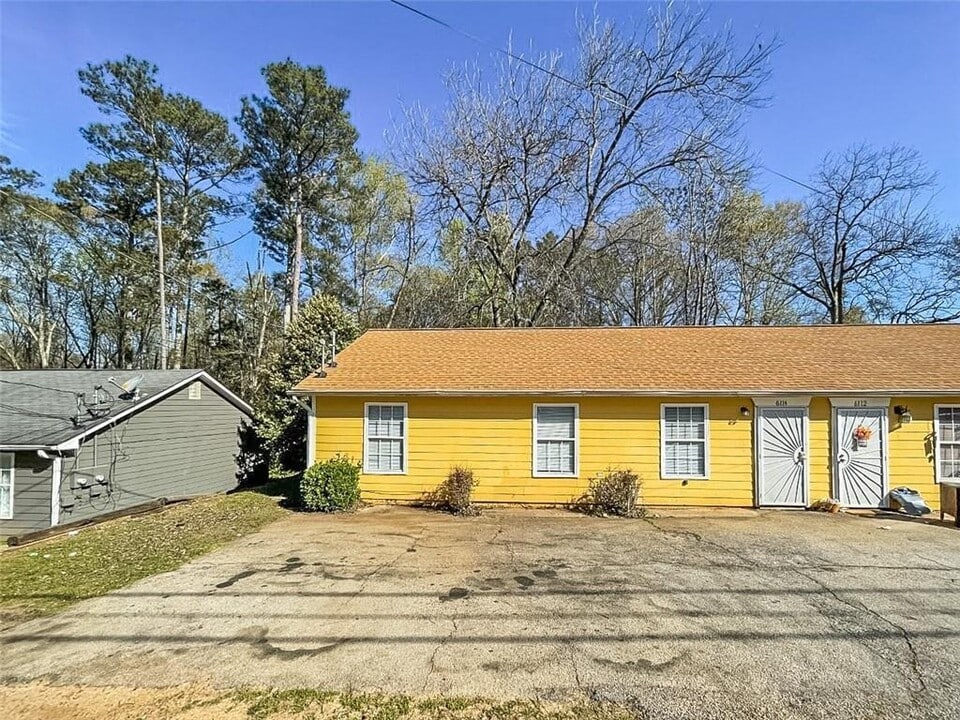 6114 Green Acres Dr SW in Covington, GA - Building Photo