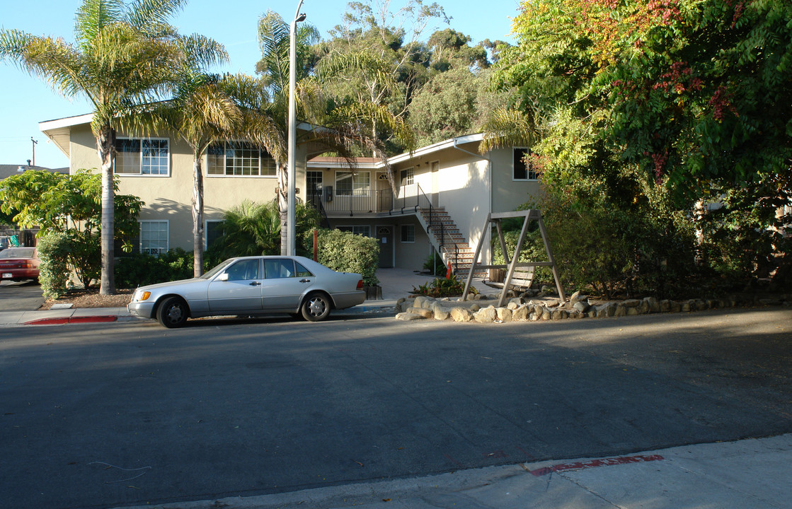 6504 Pardall Rd in Goleta, CA - Building Photo