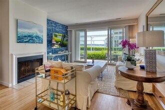 21 Stirling Cove in Greenport, NY - Building Photo - Building Photo