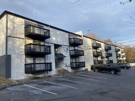 East Ridge Flats and Townhomes in Chattanooga, TN - Building Photo