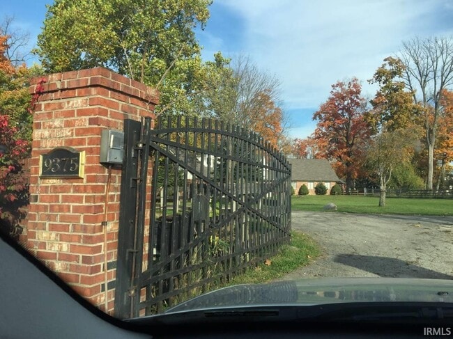 9375 Cooper Rd in Zionsville, IN - Building Photo - Building Photo