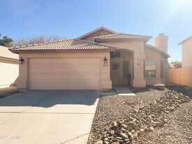 1077 W Olive Ave in Gilbert, AZ - Building Photo