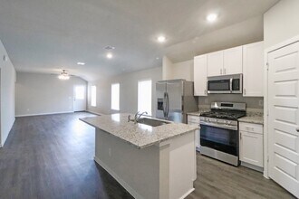 17327 Ridge Dr in Barrett, TX - Building Photo - Building Photo