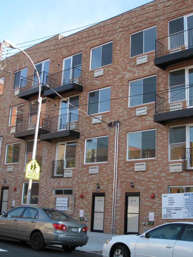 6713-67-15 Austin St in Flushing, NY - Foto de edificio - Building Photo