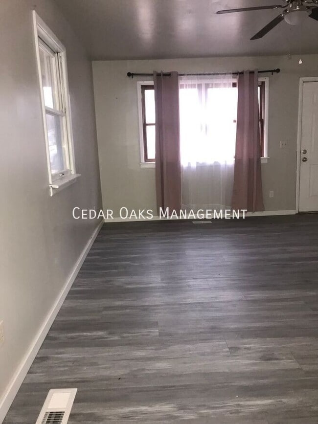 321 S Neal St in Prairie Grove, AR - Building Photo - Building Photo