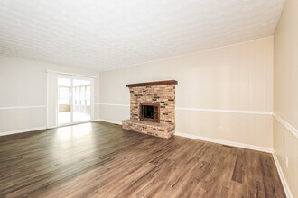 5423 W Thompson Rd in Indianapolis, IN - Building Photo - Building Photo