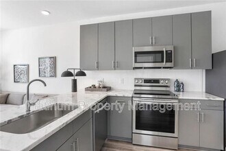 525 Parkway Dr NE in Atlanta, GA - Building Photo - Building Photo