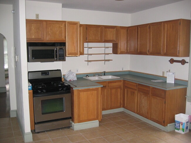 3-2 Wendell St, Unit 2nd floor in Providence, RI - Foto de edificio - Building Photo