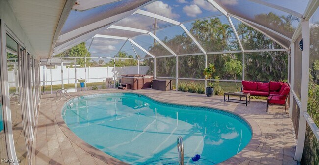 1414 SE 43rd Terrace in Cape Coral, FL - Building Photo - Building Photo