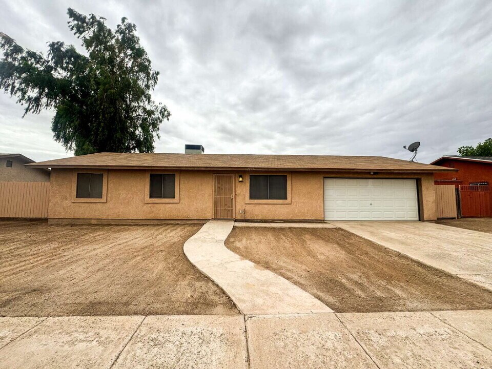 2277 E Calle Chapalla in Yuma, AZ - Building Photo