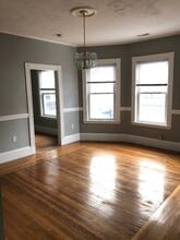 122 Calumet St, Unit 2 in Boston, MA - Foto de edificio - Building Photo