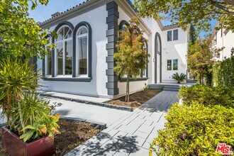 107 N Doheny Dr in Beverly Hills, CA - Building Photo - Building Photo