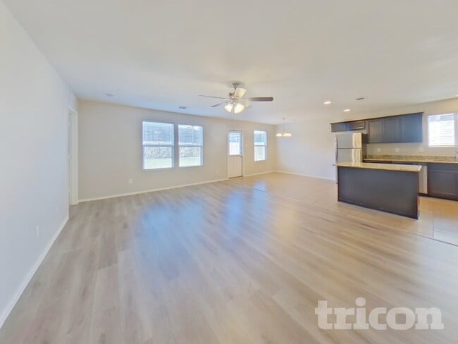 9921 Amosite Dr in Fort Worth, TX - Building Photo - Building Photo