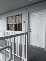 4550 SW 67th Ave in Miami, FL - Building Photo