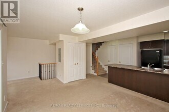 3250-3250 Bentley Dr in Mississauga, ON - Building Photo - Building Photo