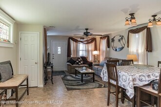 51 Sea Drift Ave in Highlands, NJ - Building Photo - Building Photo