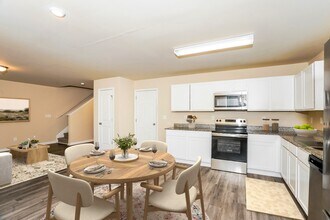 940 Haley St, Unit 203 in Macon, GA - Foto de edificio - Building Photo