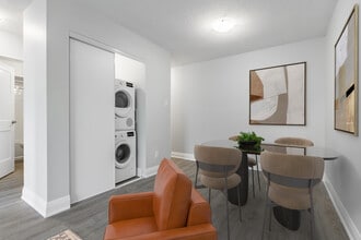 25 Lorne Ave in Newmarket, ON - Building Photo - Building Photo