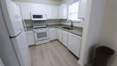 11619 Larix Dr in Charlotte, NC - Building Photo - Building Photo