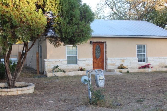 18524 N Benton St in Lytle, TX - Building Photo - Building Photo