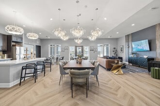 Santiago Estates in Del Valle, TX - Foto de edificio - Interior Photo