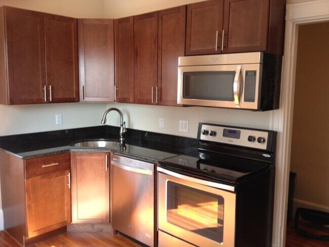76 Parker Hill Ave, Unit 2 in Boston, MA - Foto de edificio - Building Photo