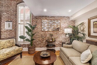 157 Calhoun St in Charleston, SC - Building Photo - Building Photo