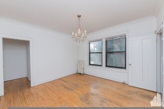 2253 W Argyle St in Chicago, IL - Building Photo - Building Photo