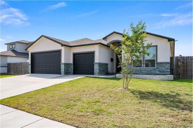 7721 Dove Holw Dr in Corpus Christi, TX - Building Photo - Building Photo