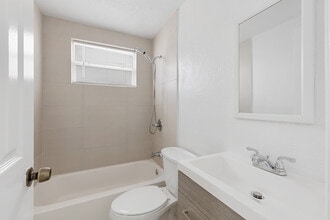 6844 Harding Ave in Miami Beach, FL - Building Photo - Interior Photo