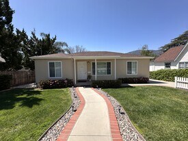 3128 Altura Ave in Montrose, CA - Building Photo