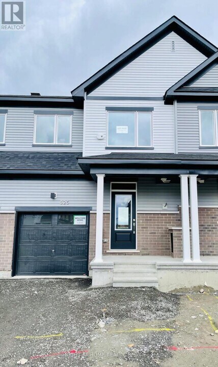 825 Andesite Ter in Ottawa, ON - Building Photo
