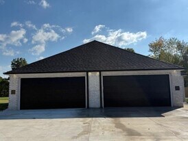 1509 E Huntsville Ave in Springdale, AR - Building Photo