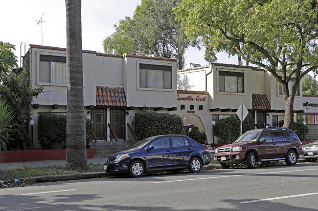 Camellia Court Apartments in Sacramento, CA - Building Photo - Building Photo