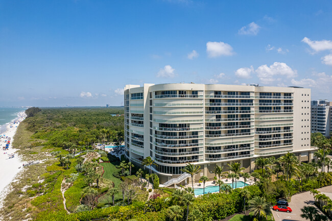 Moraya Bay in Naples, FL - Foto de edificio - Building Photo