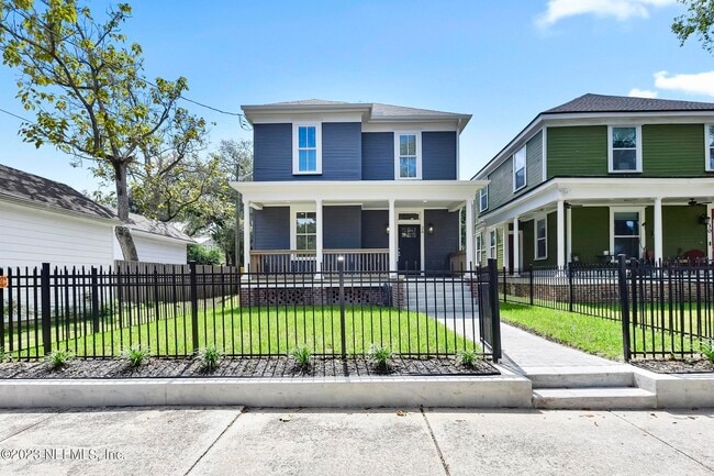 property at 34 E 4th St