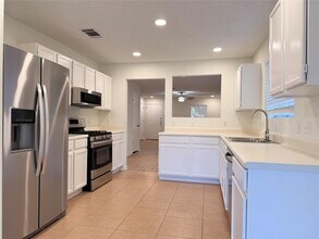 806 Calico Dr in Austin, TX - Building Photo - Building Photo