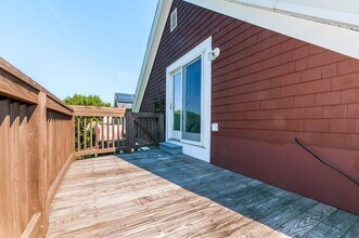 76 Wenham St in Boston, MA - Building Photo - Building Photo