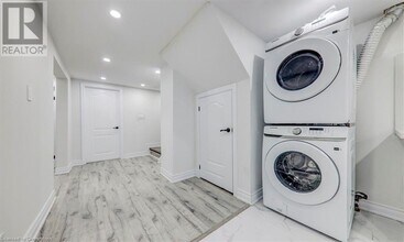 951 Essa Crescent in Pickering, ON - Building Photo - Building Photo