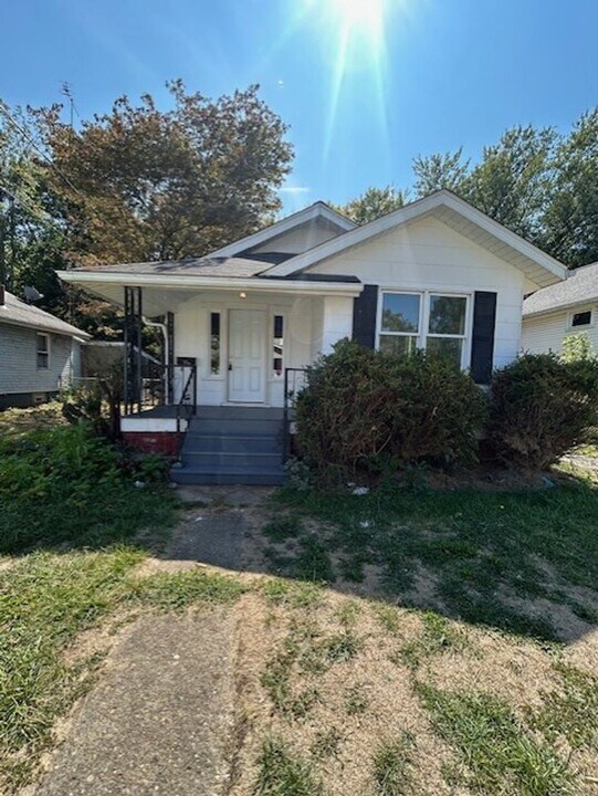 1618 20th St NE in Canton, OH - Building Photo