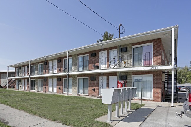 Crest Apartments in Steger, IL - Foto de edificio - Building Photo