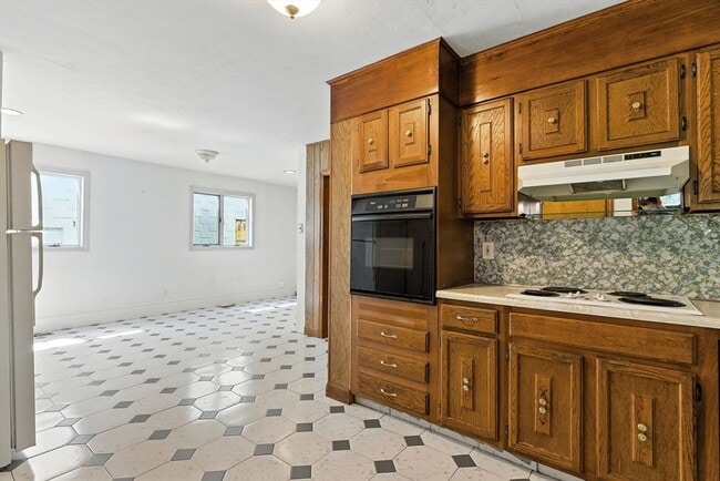 647 E 3rd St, Unit 1 in Boston, MA - Building Photo - Building Photo