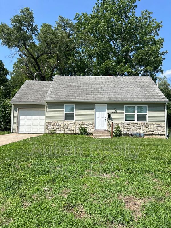property at 4630 E 43 Terrace