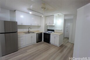 818 S King St in Honolulu, HI - Building Photo