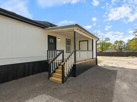 21500 Ruth Dr in New Caney, TX - Building Photo