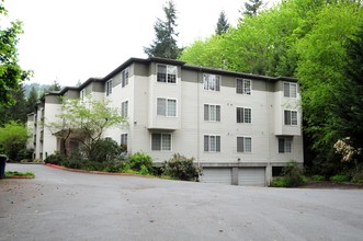 Hampstead Apartments in Issaquah, WA - Building Photo - Building Photo