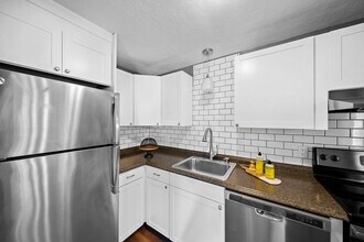 80 Fountain Ln in Weymouth, MA - Building Photo - Building Photo