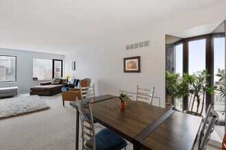19 S 1st St, Unit B2207 in Minneapolis, MN - Foto de edificio - Building Photo